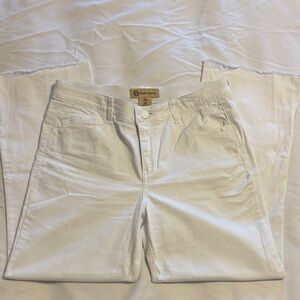 Democracy White Frayed Hem Crop Jeans